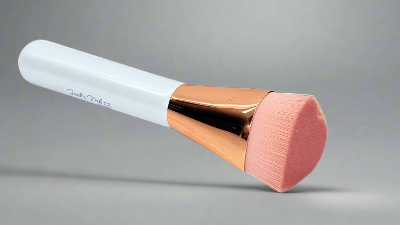 Love Foundation Brush